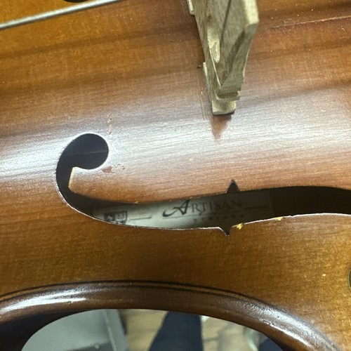 Used 3/4 Violin. Brand Artisan. Comes With Bow, Rosin And Case. Ready To Play - Picture 3 of 6