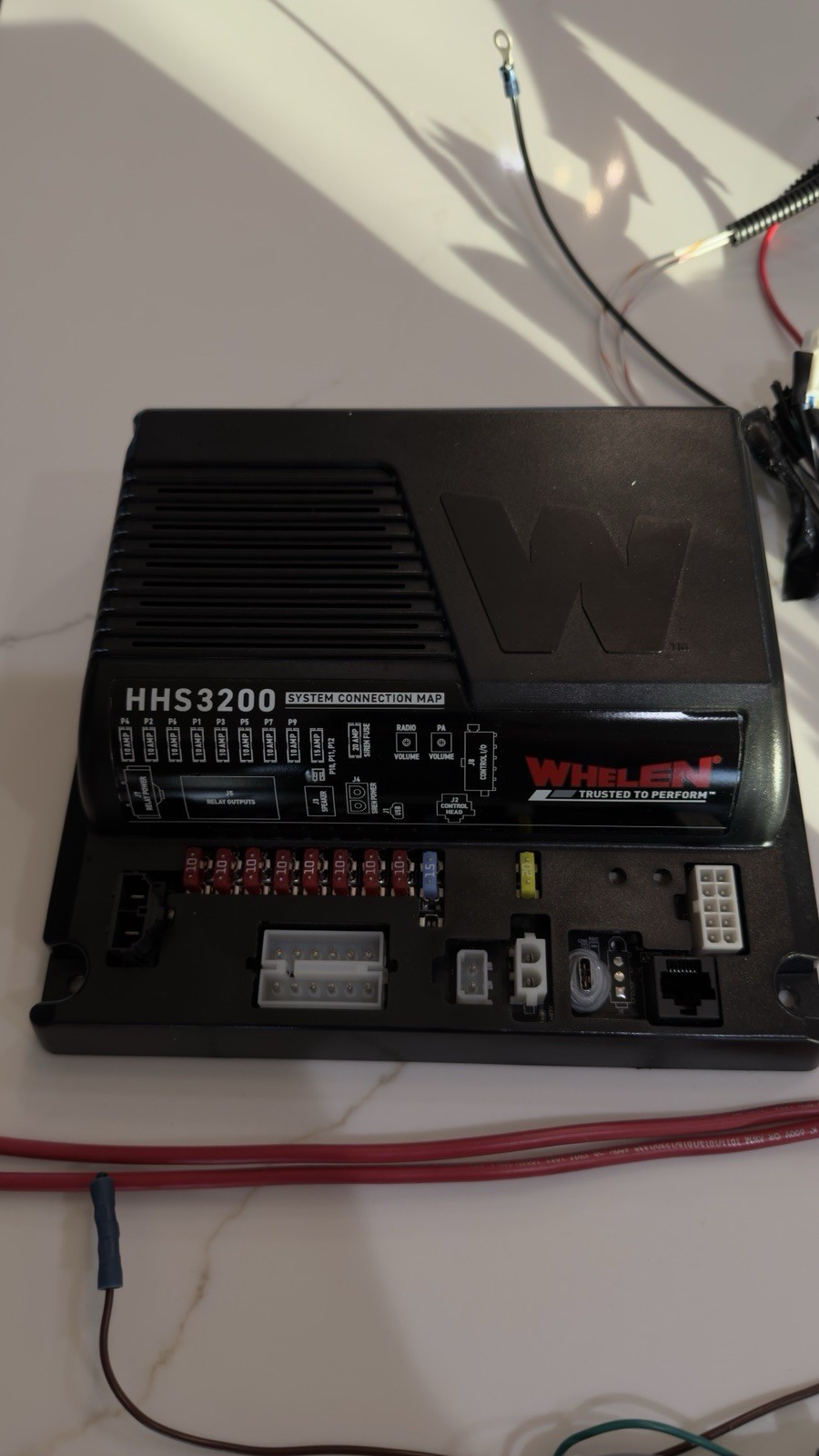 whelen hhs3200 With Handheld Remote