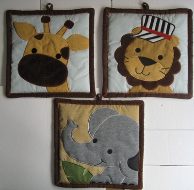 Lambs & Ivy Nursery Jungle Safari Giraffe Lion Elephant Wall Hanging Plush 10''