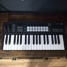 Novation Launchkey 37 MIDI Mk3 Keyboard Contr...