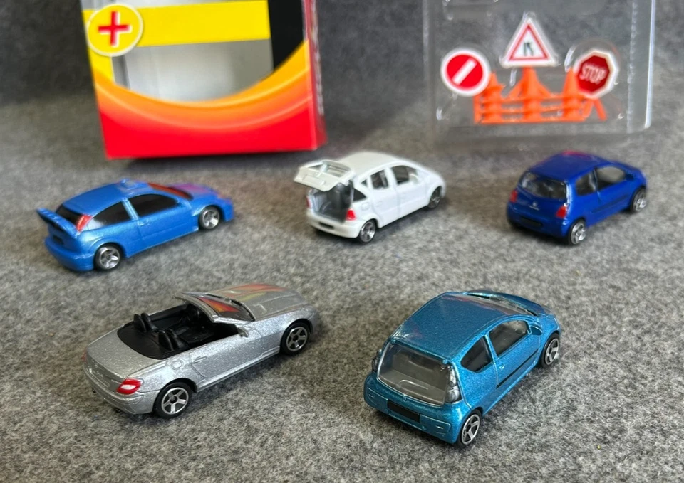 MAJORETTE PLAYSET FORD FOCUS CITROEN C1 MERCEDES SLK CLASSE A RENAULT TWINGO - Immagine 3 di 4