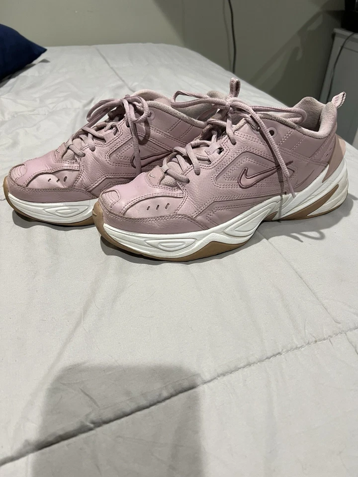 Nike [AO3108-500] M2K Tekno Ciruela Tiza Rosa Blanco Zapatos Tenis Talla 8.5 Foto 3 de 4