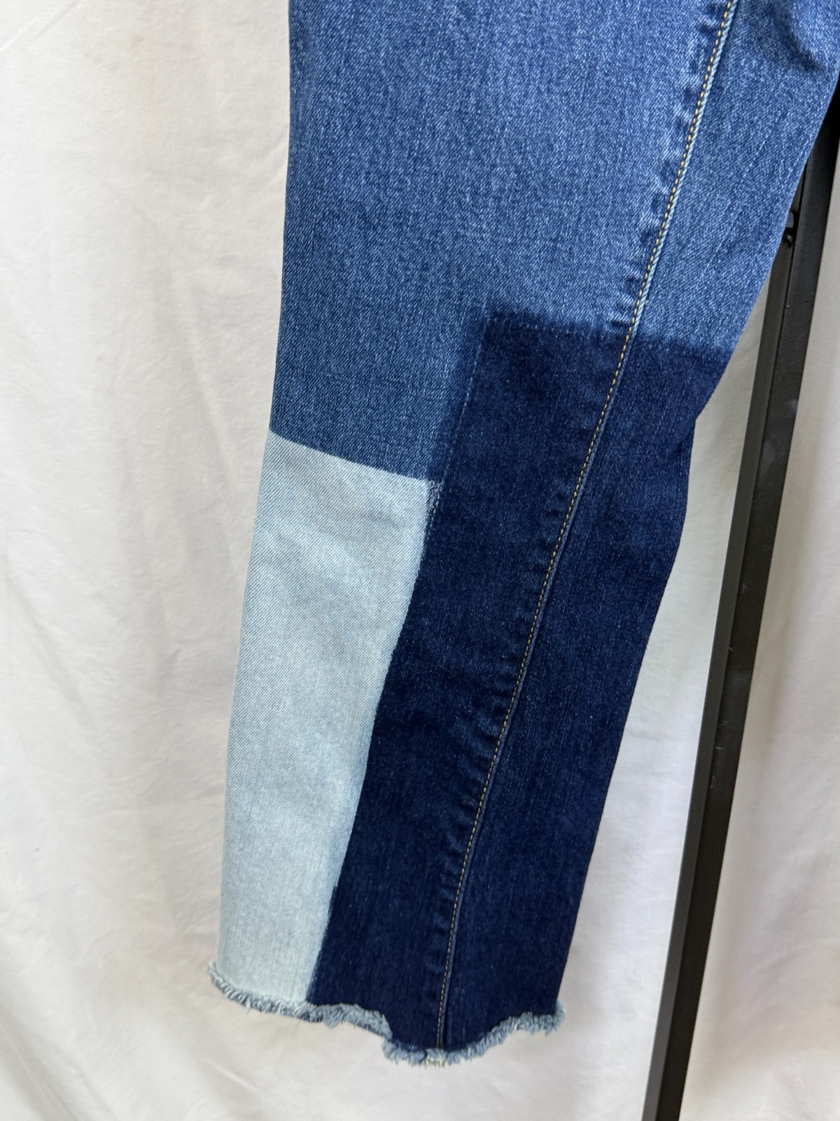 Universal Thread Women's Patchwork Jeans Size 2 2… - image 2