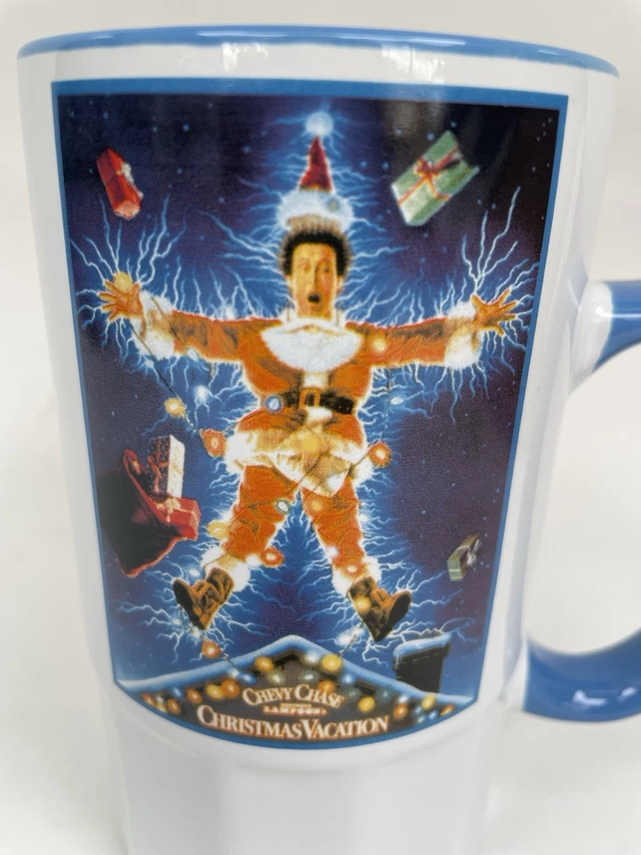 Taza de vacaciones de Navidad National Lampoons Chevy Chase alta blanca azul rara Foto 2 de 4