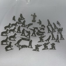 Vintage Plastic Army Men Military Soldiers Toy Figure Lot 40 Pieces Semi Flat