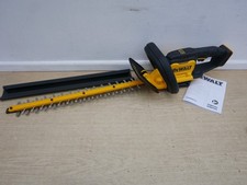 DeWALT DCMHT564 18v xr SLIM DESIGN 55CM 22" HEDGE TRIMMER (25mm GAP) BARE UNIT
