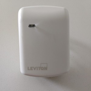 Leviton Decora ZWave Plus DZPA1-15a Plug In Outlet Ring Alarm Comp