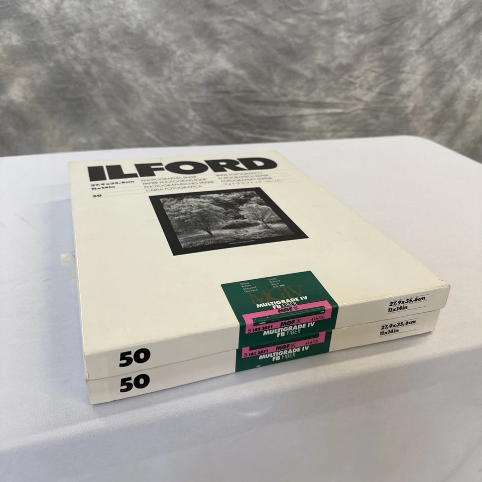 Papel clásico Ilford Multigrado FB (brillante, 11 x 14", 100 hojas) Foto 2 de 4