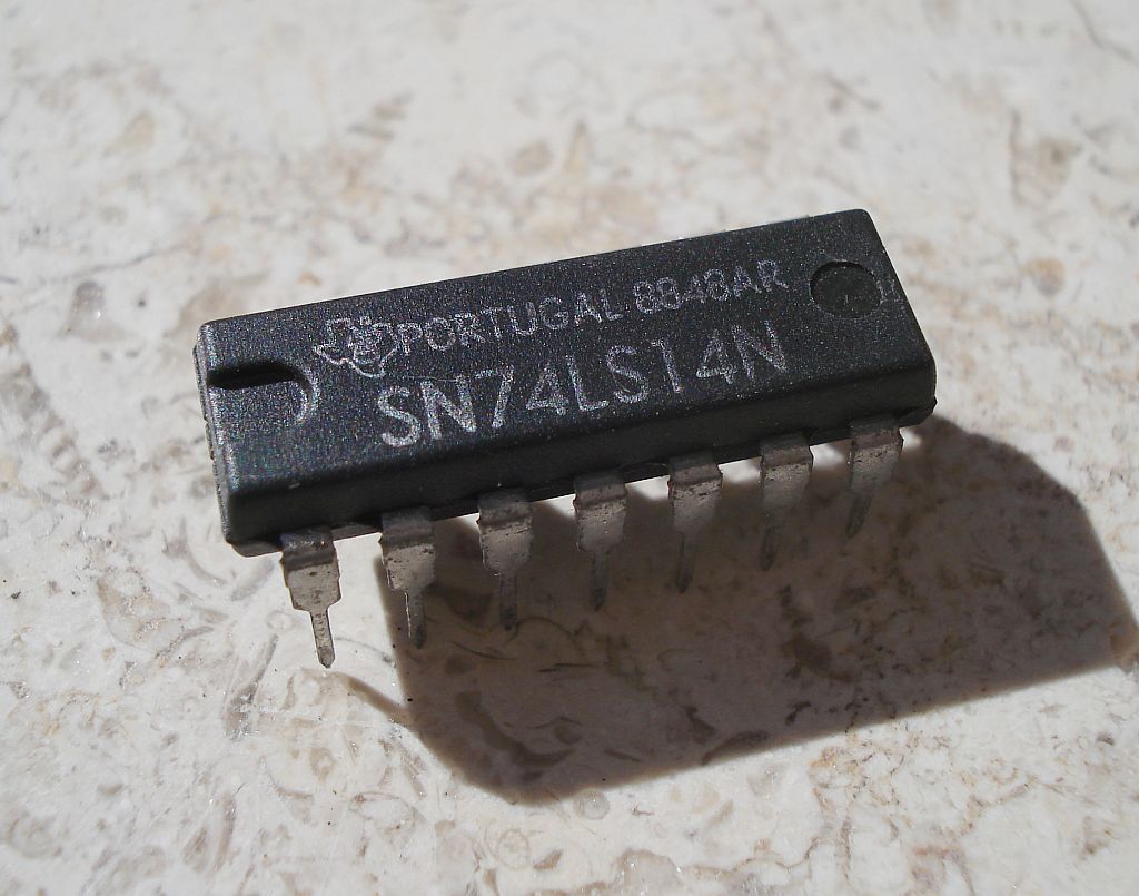 SN 74LS14 TI Texas Instruments Schottky 14 pin 7414 DIL Module IC - NEW