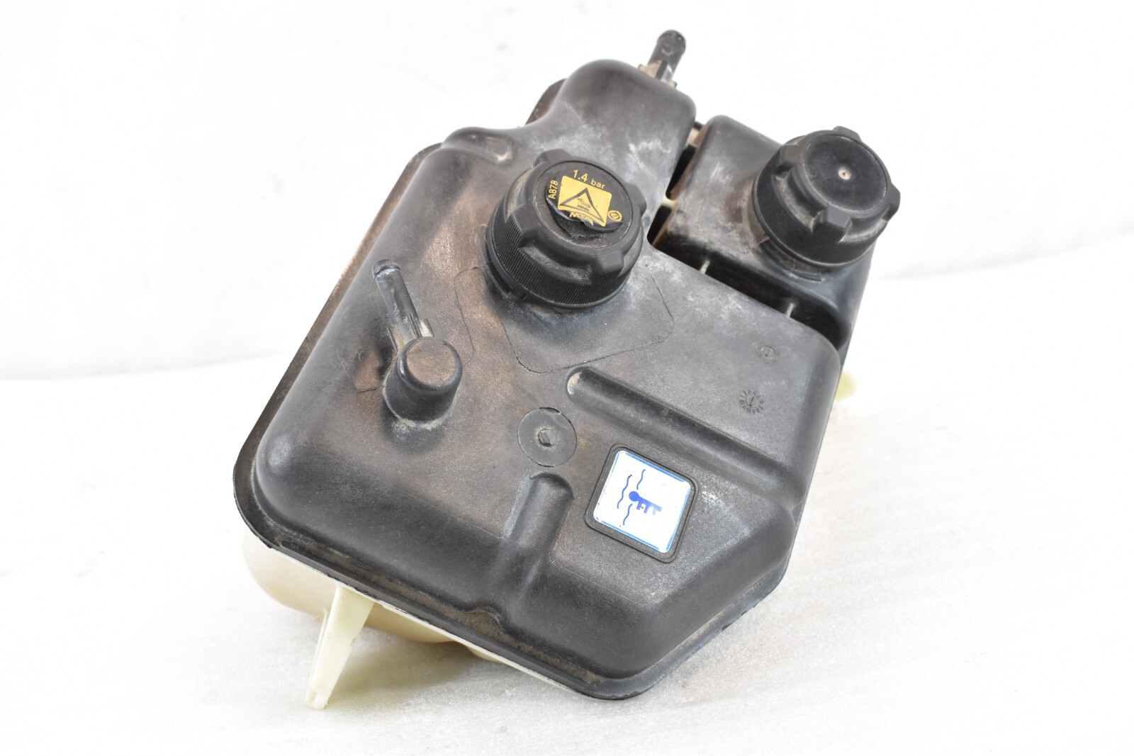 2014-2017 MASERATI GHIBLI S 3.0L V6 COOLANT EXPANSION TANK RESERVOIR W/ CAPS OEM