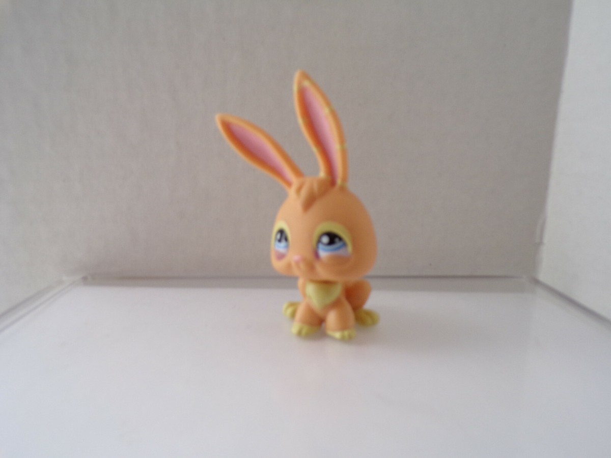 Littlest Pet Shop~#1565~Bunny Rabbit~Striped Ear~Orange Yellow