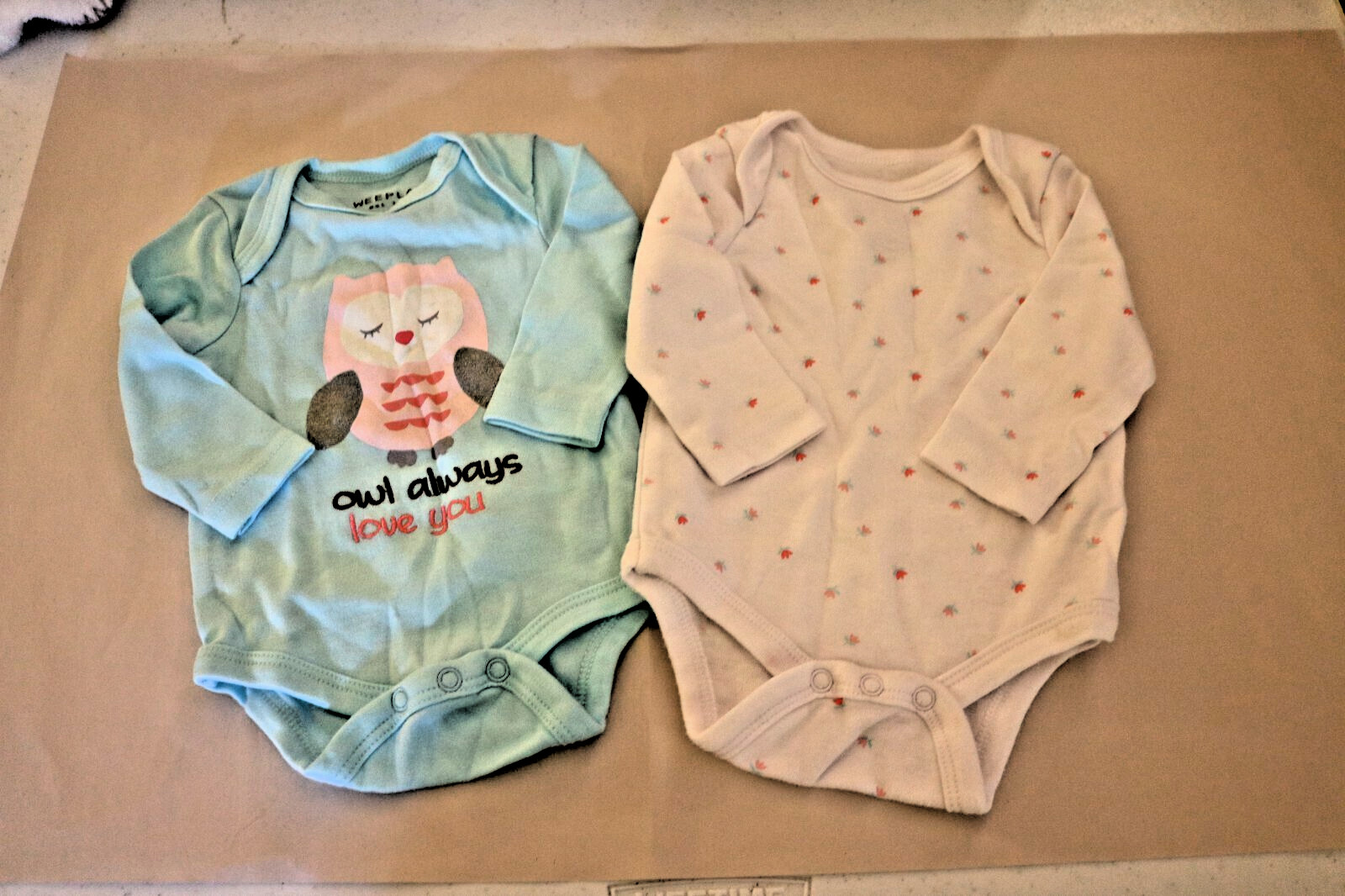 WEEPLAY baby girl body suit lot of 2 very cute 0-3 months