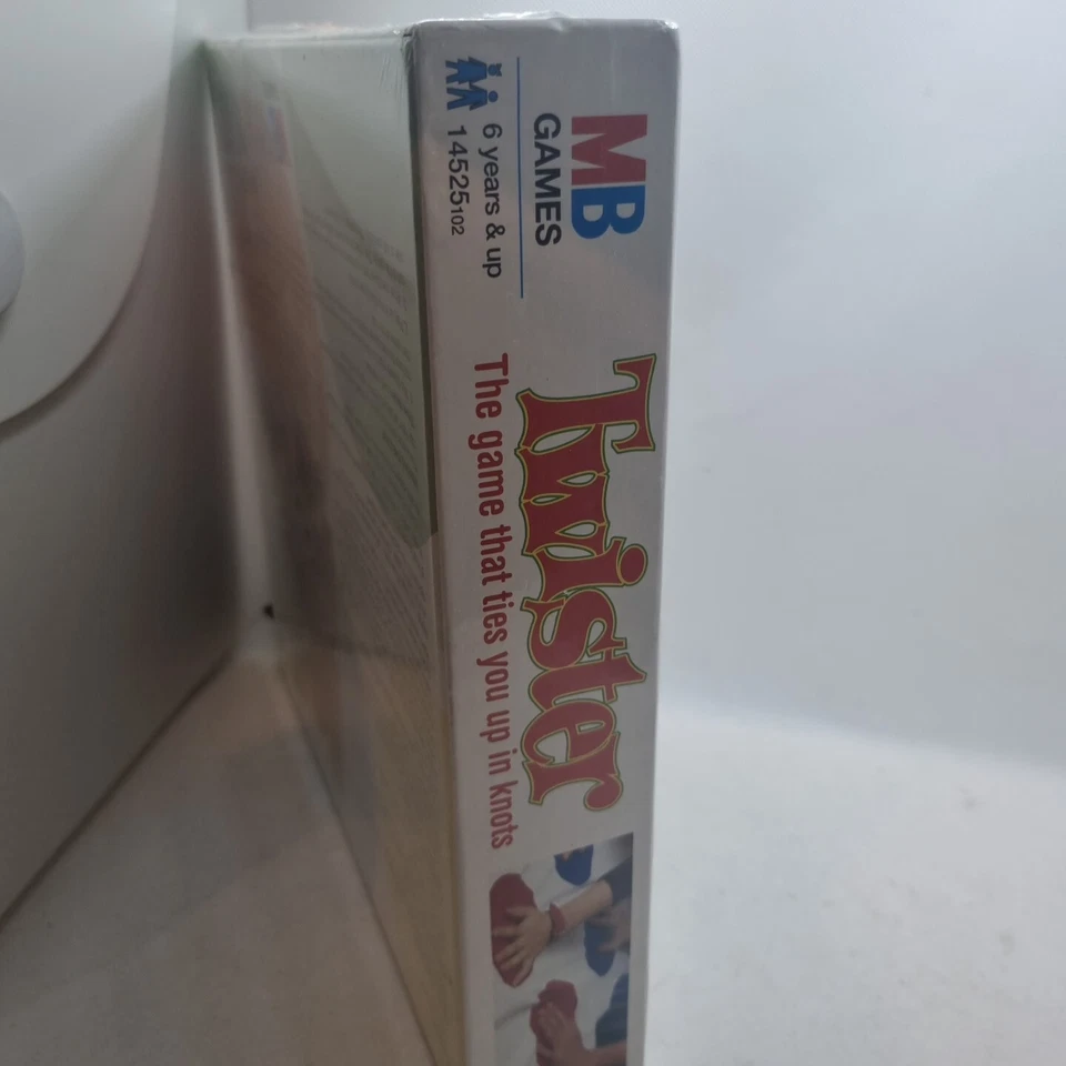 Twister by MB Games Vintage 1996 'The Game That Ties You Up In Knots' NEW! - Image 4 of 4