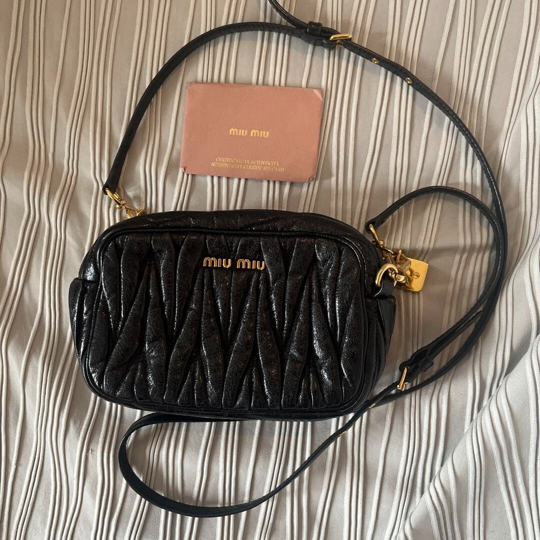 MIU MIU ♡ ハンドバッグ Miu Miu Matelassé Shoulder Bag Diagonal Pochette Dark Navy