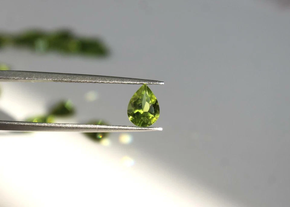 10 piezas AAA peridoto natural 9X6 mm calibrado forma de pera corte facetado piedras preciosas sueltas Foto 3 de 4