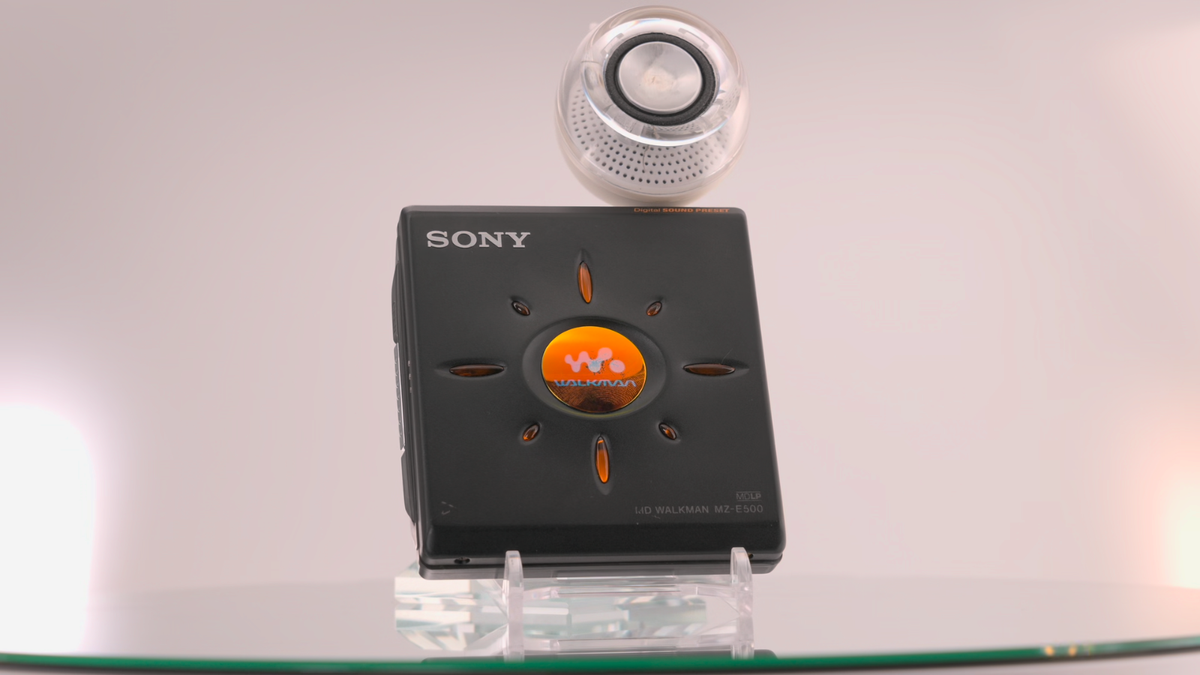SONY MZ-E500 BLACK Minidisc MD Player in BOX with remote, AA adap