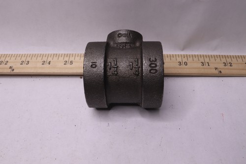 Pipe Fitting Threaded Reducing Tee Malleable Iron Black 300# 1-1/4 x 1/2 LOT