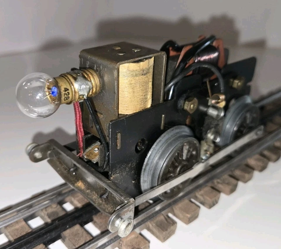 Marx Postwar Single Reduction Steam Locomotive Motor Bright Straight Rods - Image 3 of 4
