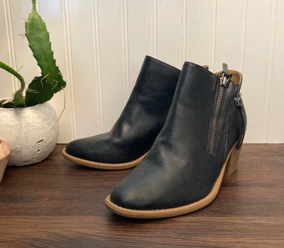 Women's Qupid Black Faux Leather Low Ankle 3” Heel Booties Size US 8 EUC - Image 1 of 4