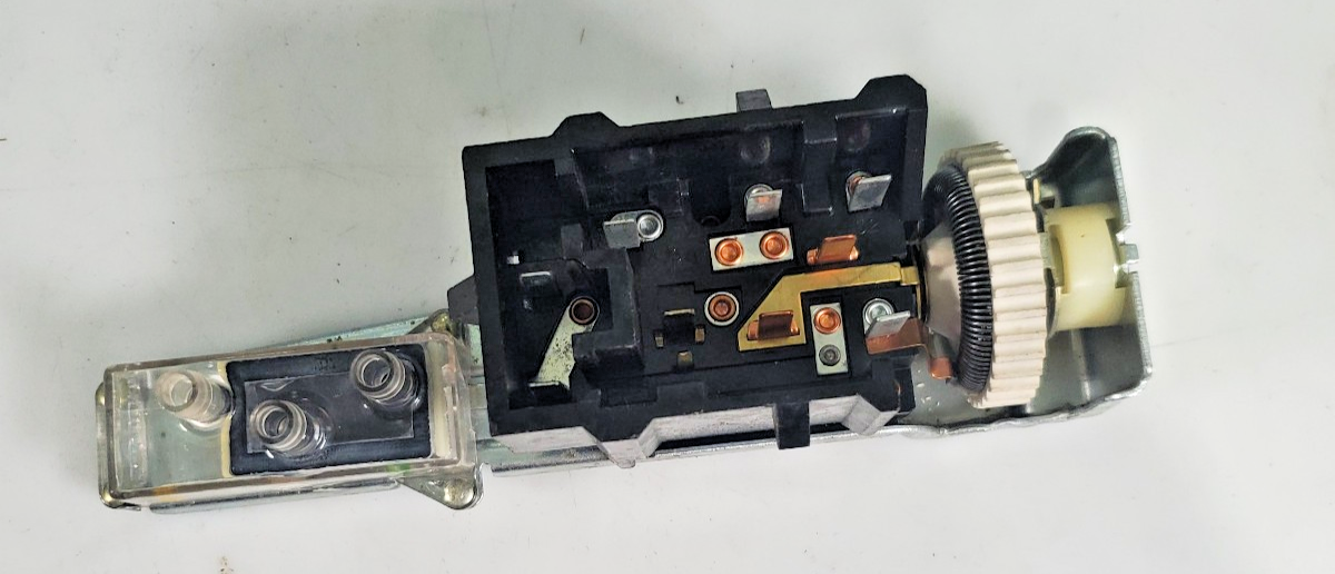 NOS 1980-82 Ford Thunderbird Headlight Switch E0SZ-11654-A