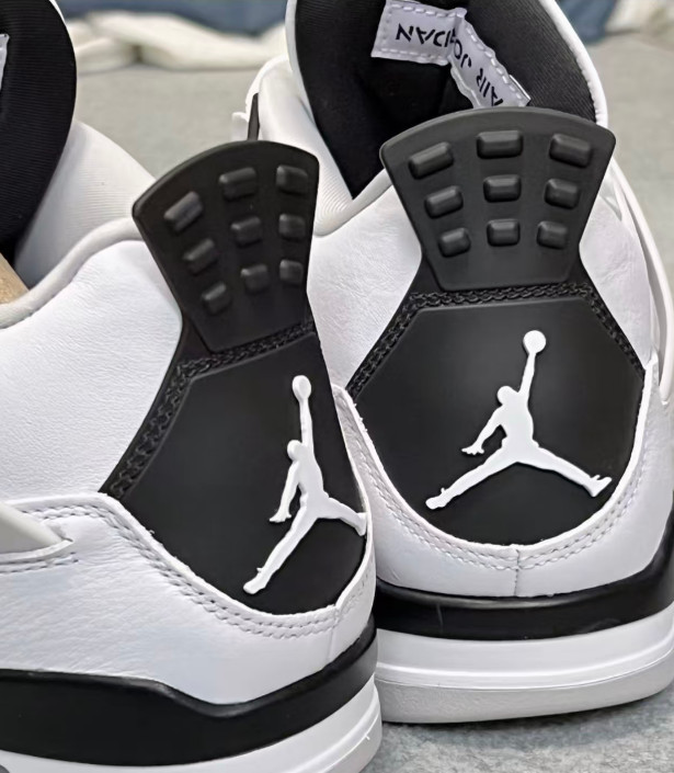 Men's Jordan Air Jordan 4 retro "Military Black" Retro Basketball Shoes Mid Top