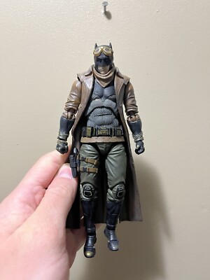 MEDICOM MAFEX Batman v Superman Knightmare Batman Figure Used 