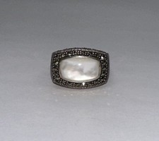 Vintage 925 Sterling Silver Mother Of Pearl and Marcasite Accents Ring