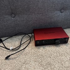 Focusrite Scarlett 2i2 4th Gen 2-in 2-out USB Music Audio Recording Interface