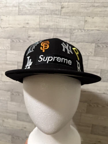 Casquette/chapeau bleu marine Supreme x MLB x New Era Logo boîte Taille 7 1/4 Neuf avec étiquette