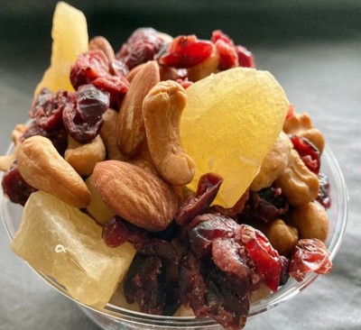 CASHEW MACADAMIA CRANBERRY PINEAPPLE ALMONDS TRAIL MIX CUSTOM BULK BAG 2 POUNDS