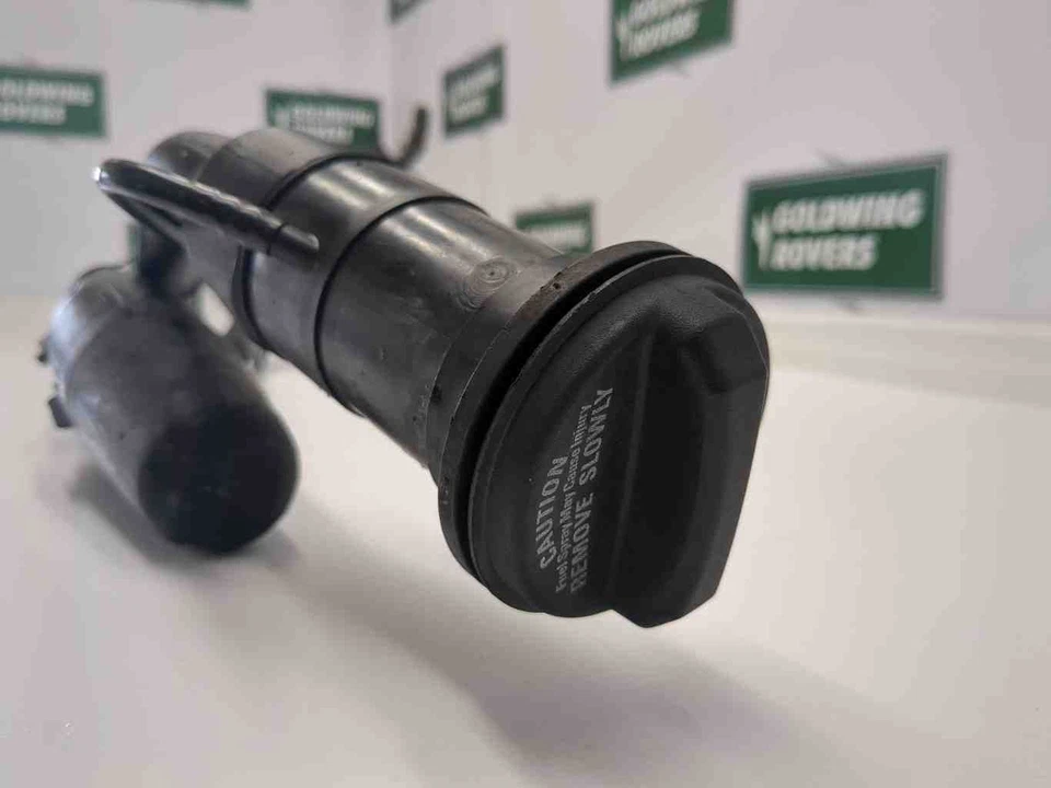 99 00 01 02 03 Saab SAAB 9-3 cuello de llenado de combustible Foto 4 de 4