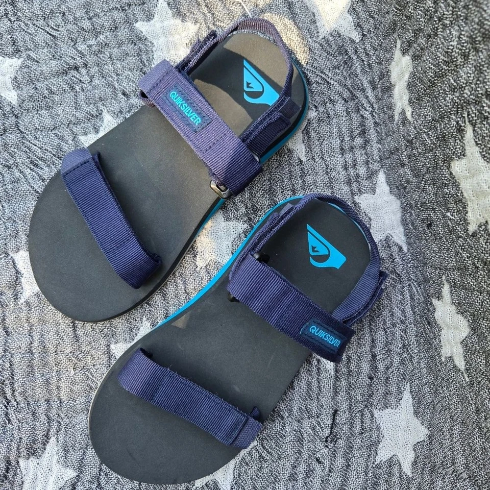 Sandalia QUICKSILVER Mono Enjaulado Correas Ajustables Azul Big Boy 3 En muy buen estado Foto 2 de 4