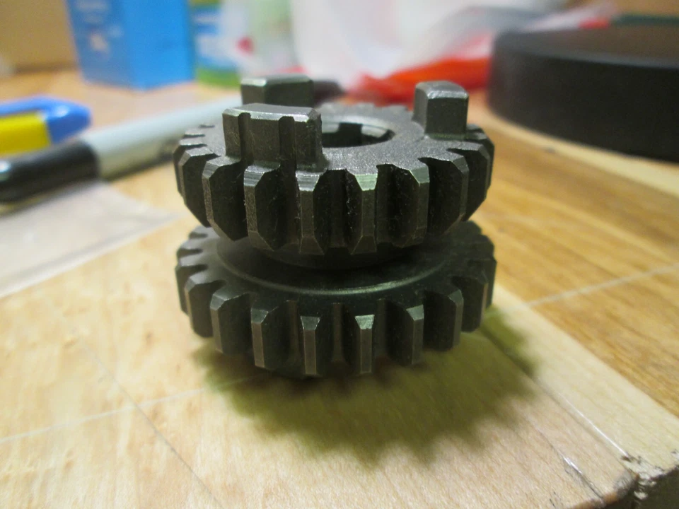 Yamaha OEM - TRANNY TERCER PIÑÓN ENGRANAJE - 1979+80 YZ80 / 2X6-17131-00 Foto 2 de 4