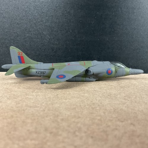 Corgi Fighting Machines Harrier GR3 RAF Faulklands War Scale Die-Cast Model - Picture 2 of 4
