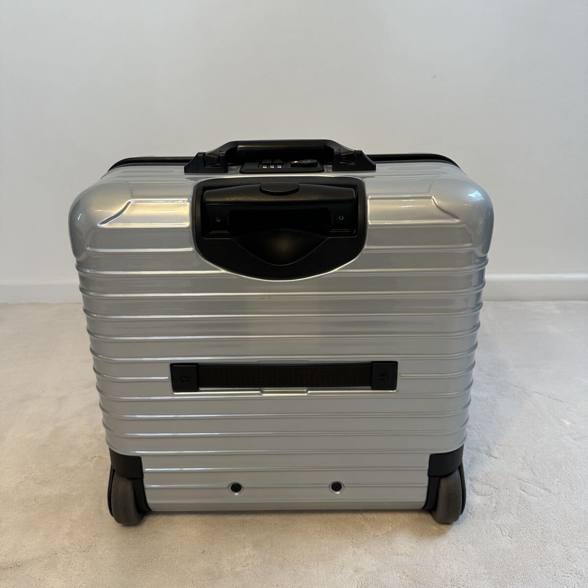 Rimowa Salsa Lufthansa Business Trolley 31L Silver 2-wheels Carry