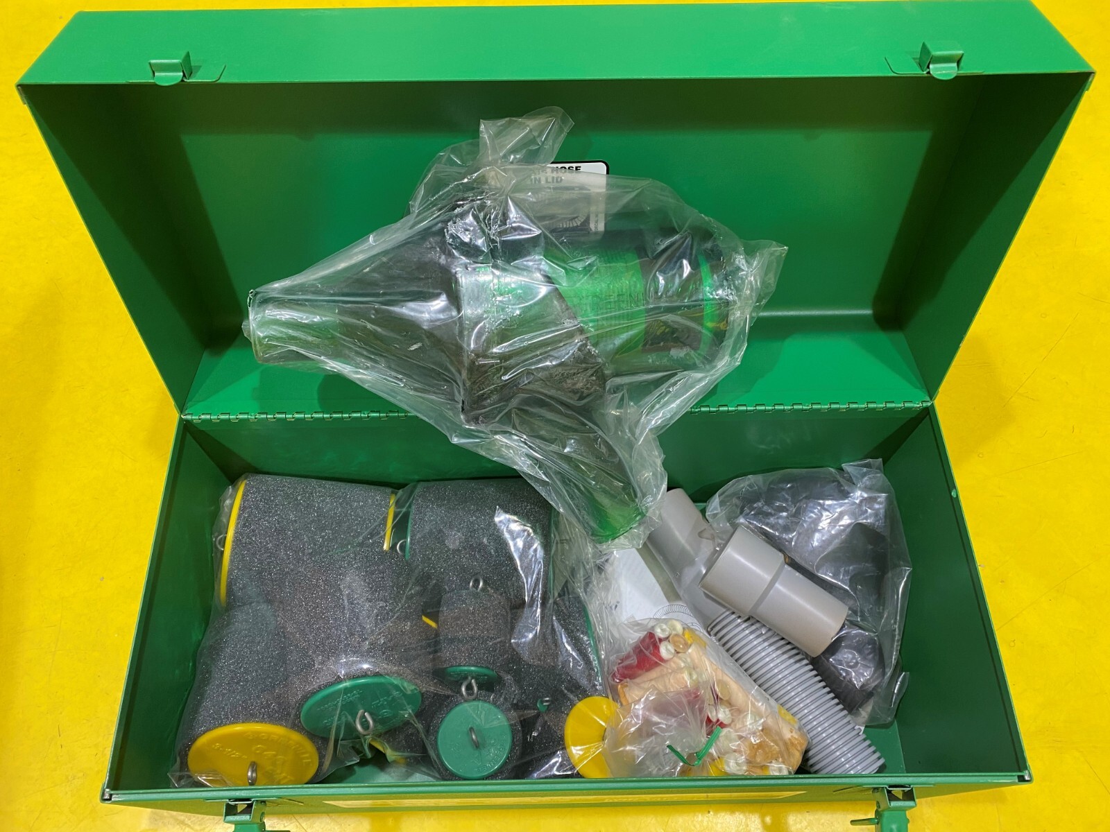 Greenlee 592 Mighty Mouser Blow Gun Kit for 1/2" 4" Conduit in metal