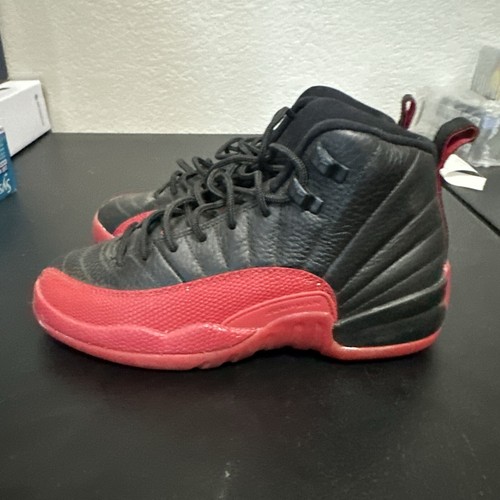 AIR JORDAN 12" BLACK/VARSITY RED" 2016 SIZE 4.5Y BG PREOWNED NO BOX - Picture 4 of 5