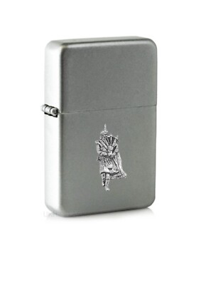 G54 Piper Emblem auf einem Flip Top Benzinfeuerzeug winddicht silber