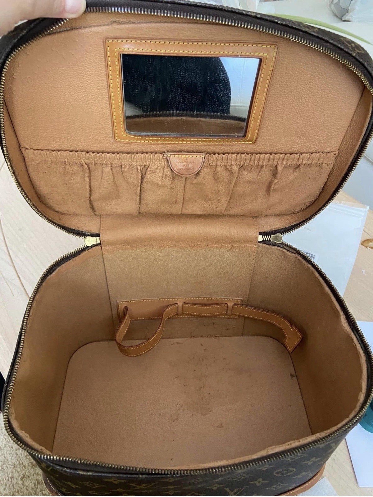 Louis Vuitton Authentic Vanity Case Monogram Canv… - image 3