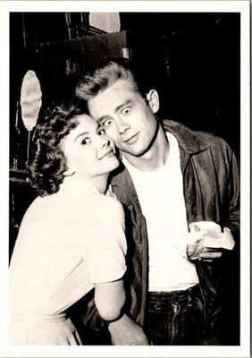James Dean Nathalie Wood La fureur de vivre Vintage Postcard