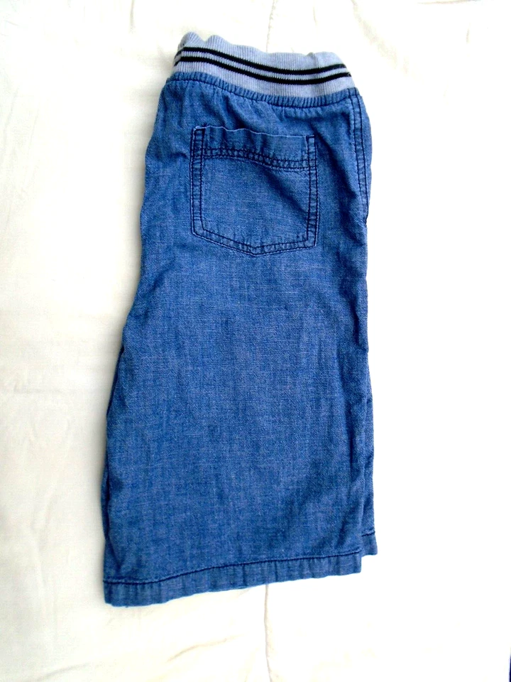 Osh Kosh Boy's Light Washed Jean Shorts Size: 10-12 Elastic Adjust Waist - Image 3 of 4