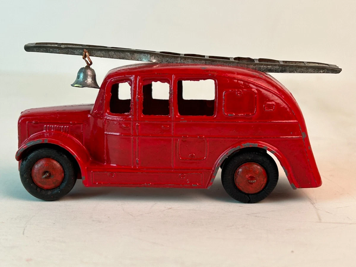 Lot De 4 Véhicules Dinky Toys échelle 1/43 - Acier Embouti - À Restaurer, Fabrication Française