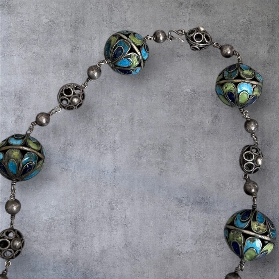 Collar de cuentas vintage artesanal de plata estilo cloisonné esmalte azul y verde Foto 2 de 4