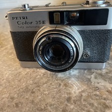 PETRI Color 35E Rangefinder 35mm FULLY AUTOMATIC Film Camera 40mm f2.8 Lens