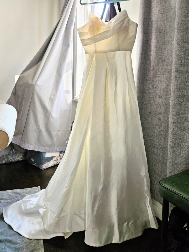 IVORY/OFF-WHITE CORSET 婚礼礼服 12 码带火车,侧腿开衩 — 第 3/4 张图片