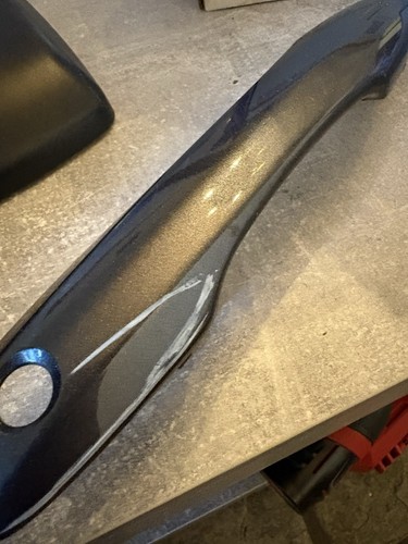 Manija exterior (izquierda) Toyota Prius 2018-2023 OEM 69210-06100-C0 gris carbón - Imagen 3 de 11