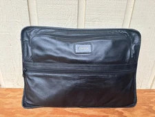 Vintage Tumi Leather laptop insert/sleeve. Laptop/document/conference bag.Black