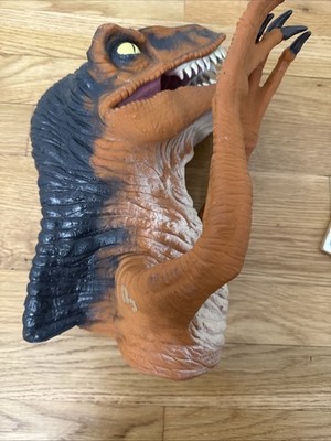 1996 Jurassic Park Lost World Dinosaur Hand Puppet T-Rex Toy