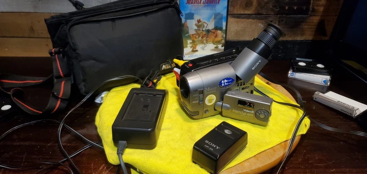 Cámara de video Sony 8 CCD-TRV21E