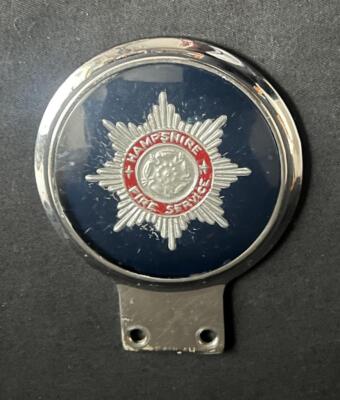 OBSOLETE HAMPSHIRE FIRE BRIGADE SERVICE VINTAGE RADIATOR GRILLE CAR BADGE ENBLEM